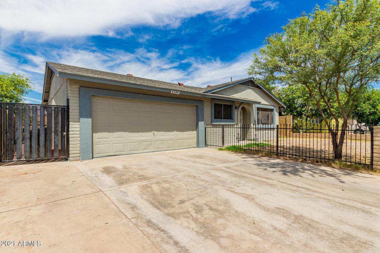 6726 N 65th Ave., Glendale, AZ 85301