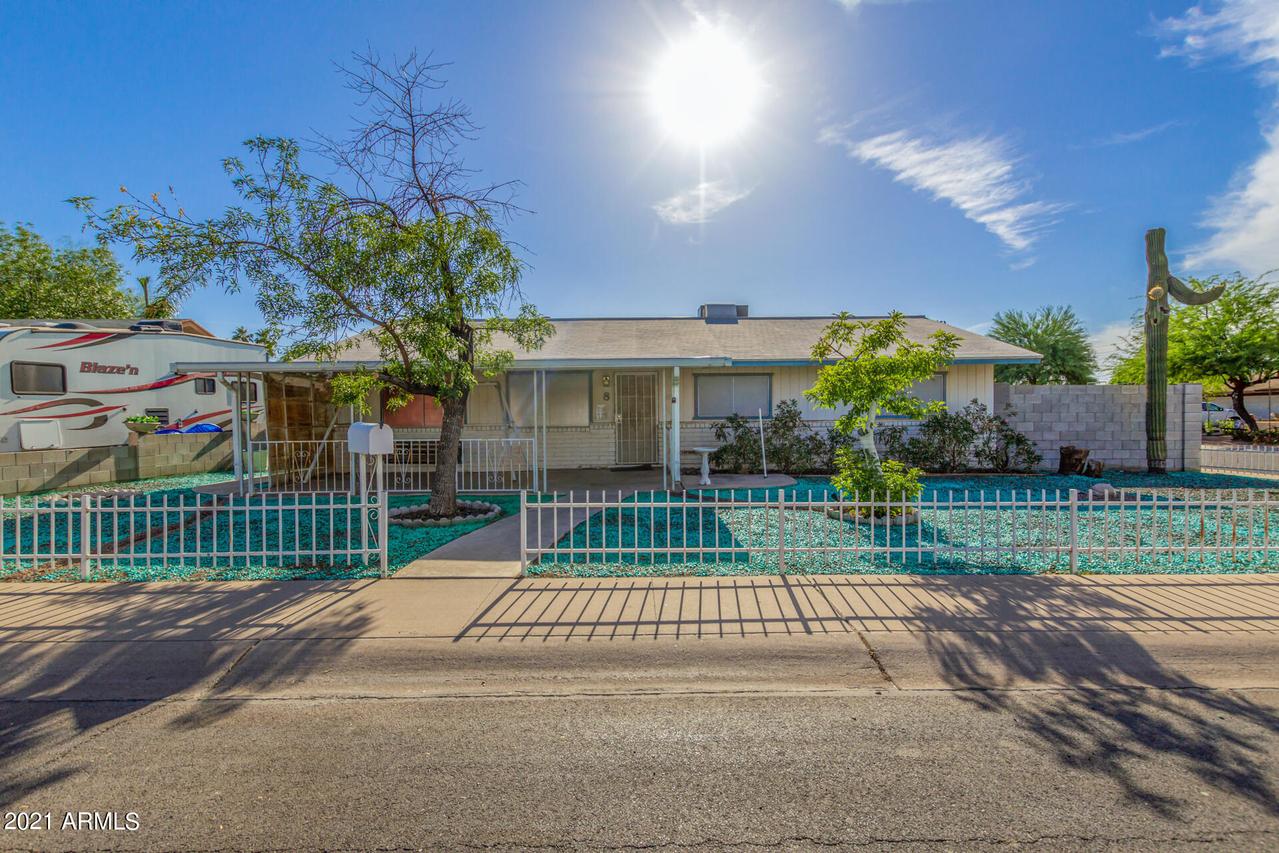 8 S Pueblo St., Gilbert, AZ 85233