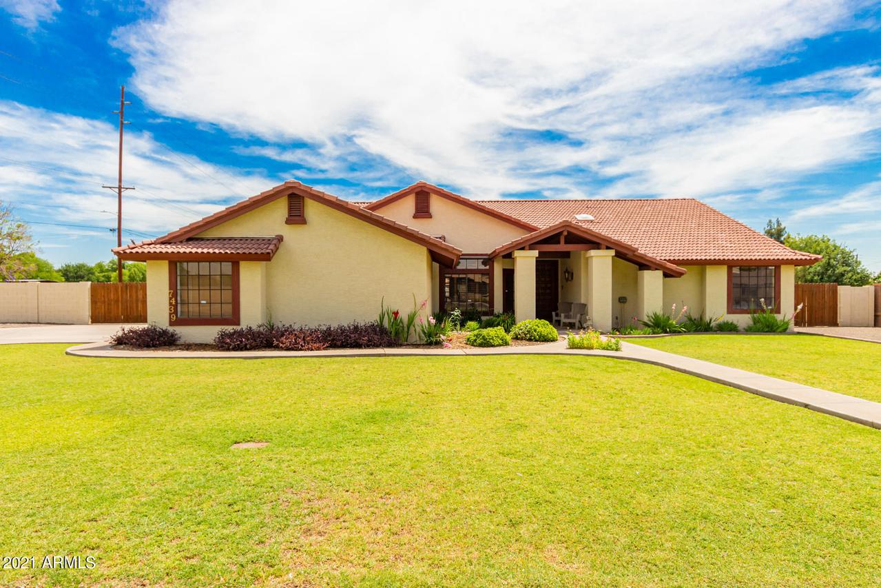 7439 N 79th Ln., Glendale, AZ 85303