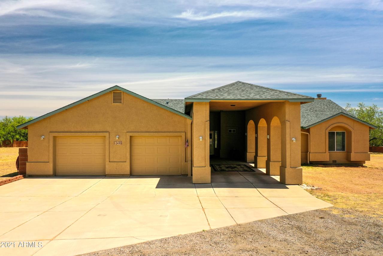 2495 E Rio Grande Dr., Hereford, AZ 85615