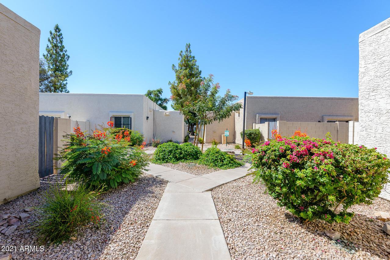 562 S Allred Dr., Tempe, AZ 85288