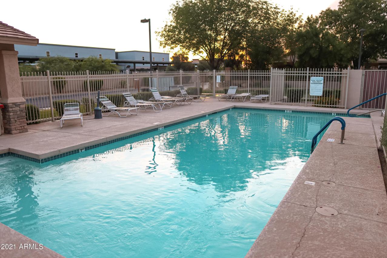 915 S Balboa Dr., Gilbert, AZ 85296