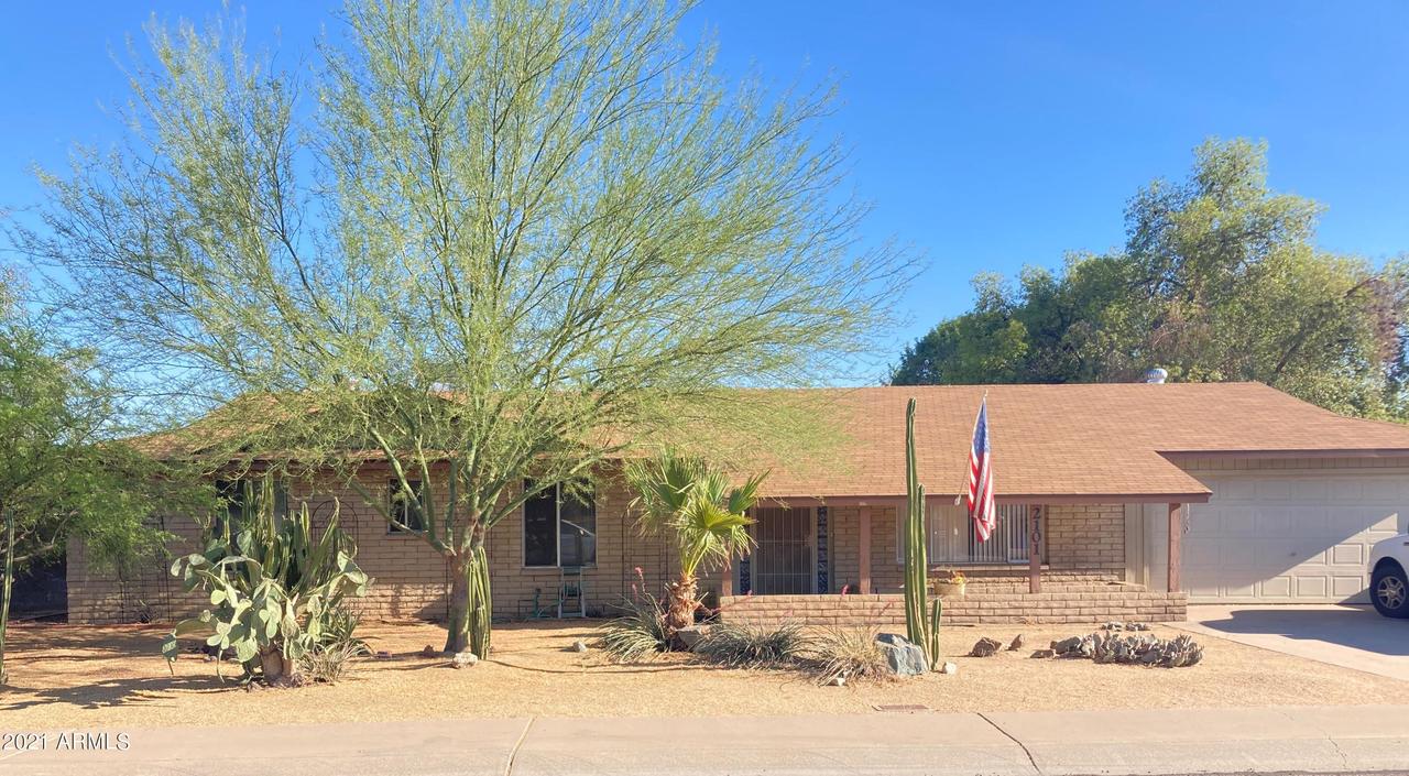 2101 W Julie Cir., Phoenix, AZ 85027