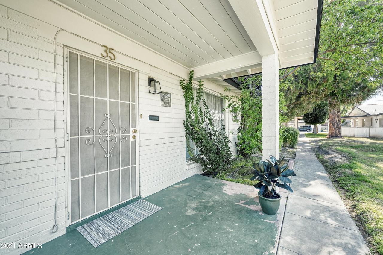 35 E Rose Ln., Phoenix, AZ 85012