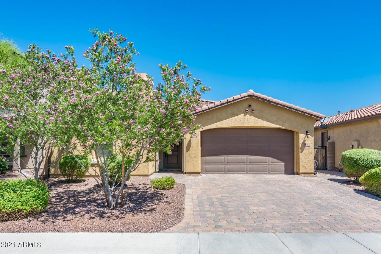 9742 W Los Gatos Dr., Peoria, AZ 85383