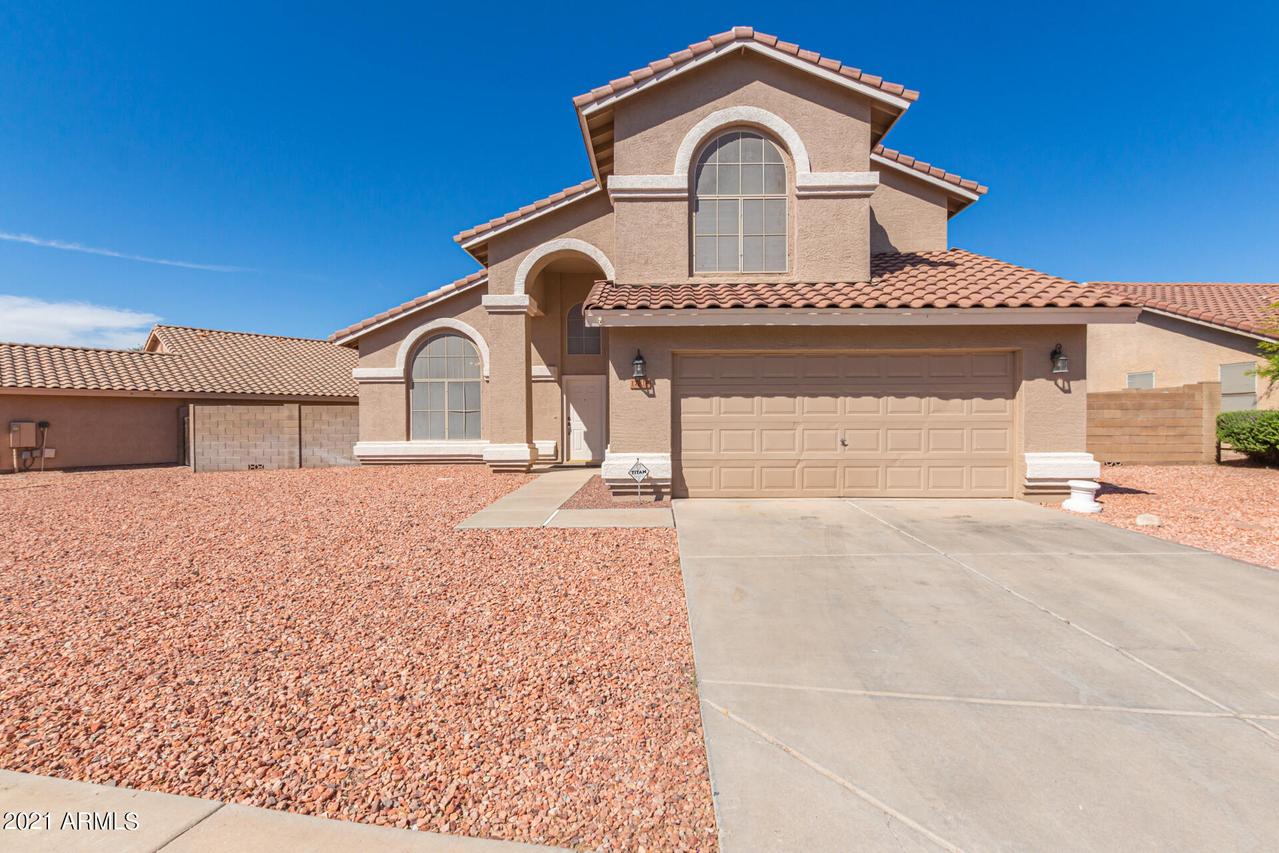 17818 N Kimberly Way, Surprise, AZ 85374