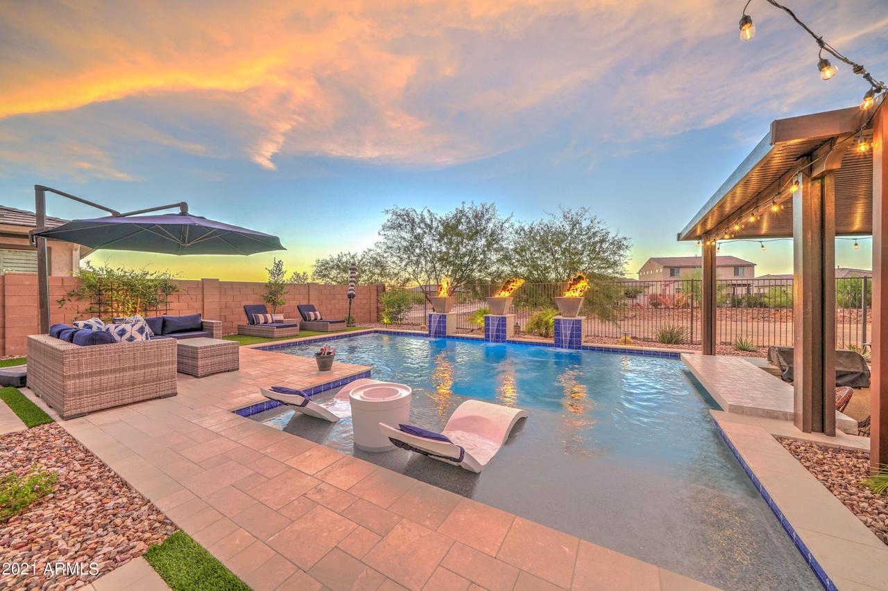 110 E Pasaro Dr., Phoenix, AZ 85085