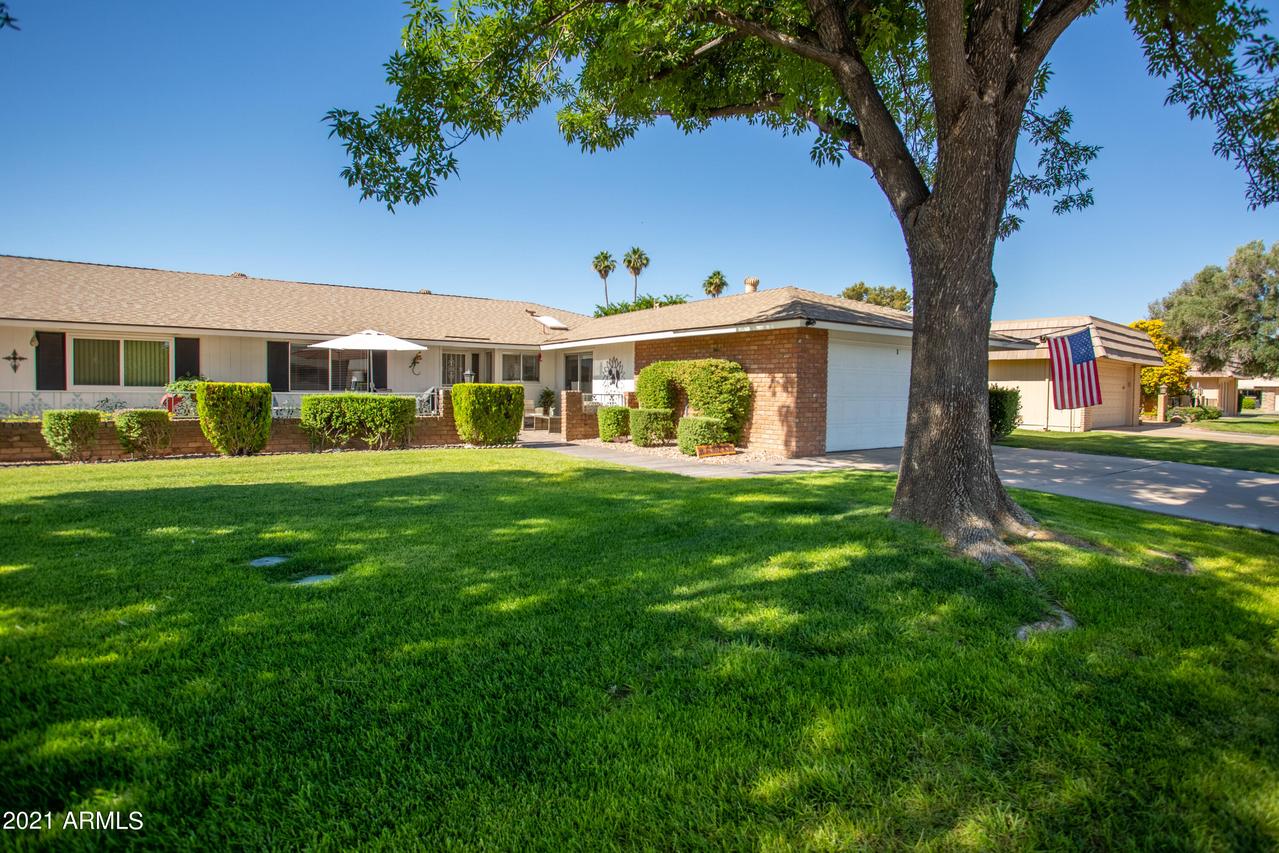 10011 W Sandstone Dr., Sun City, AZ 85351