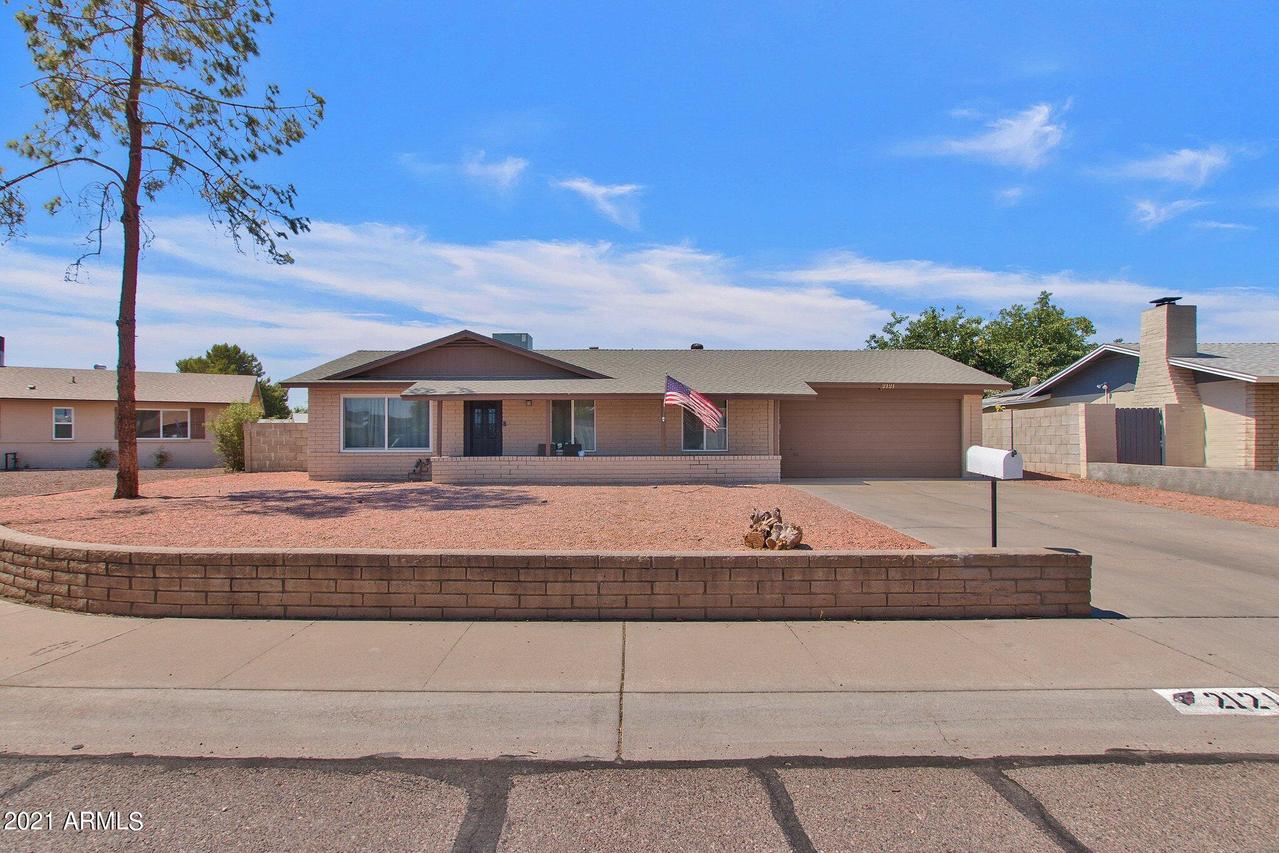 2121 W Maple Dr., Phoenix, AZ 85027