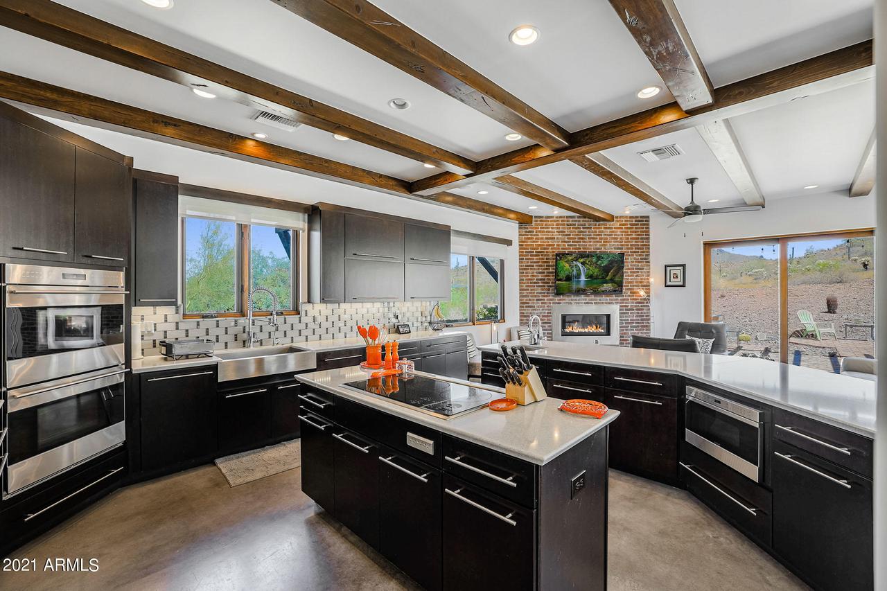 324 W Quartz Rock Rd., Phoenix, AZ 85085