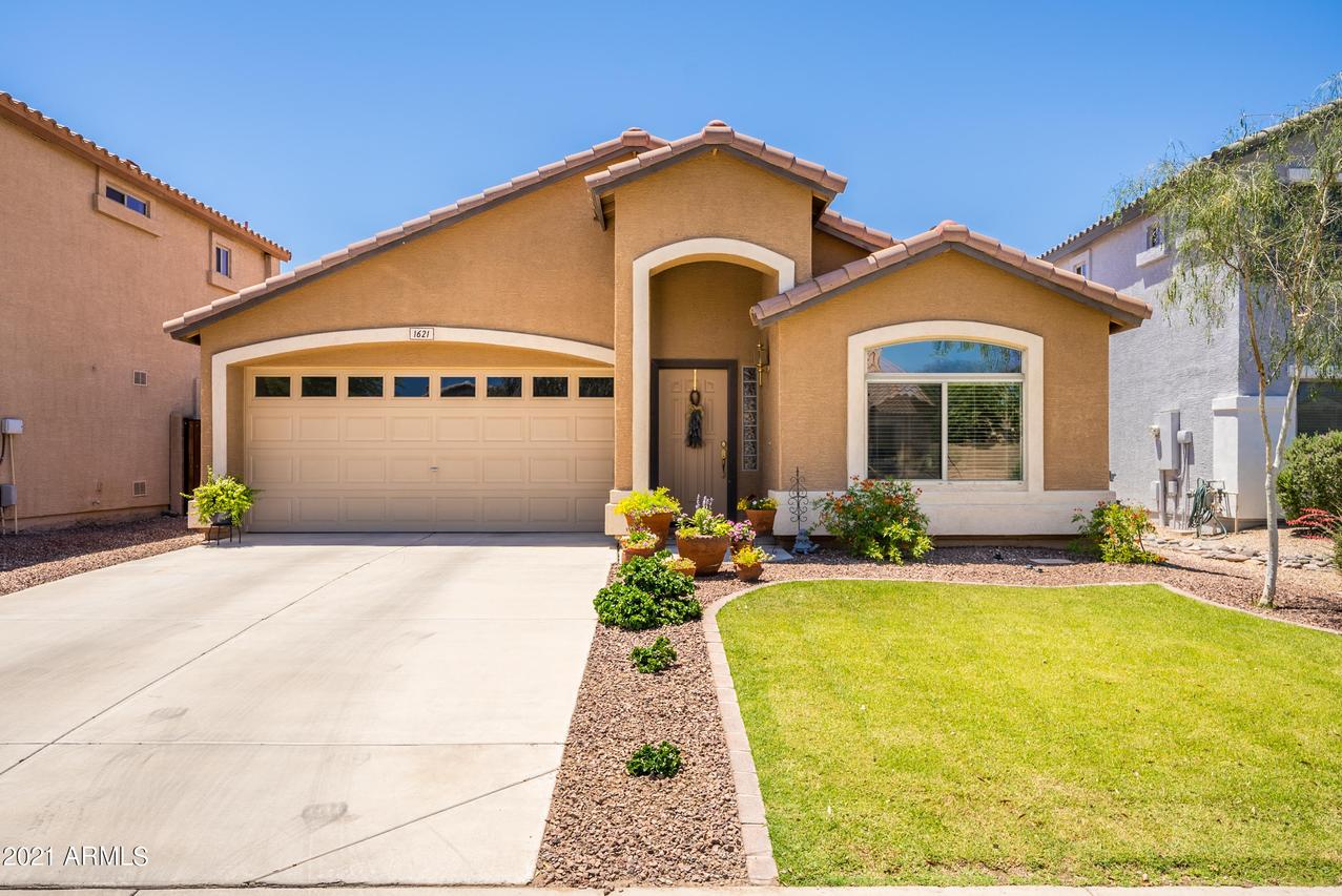 1621 E Leslie Ave., San Tan Valley, AZ 85140