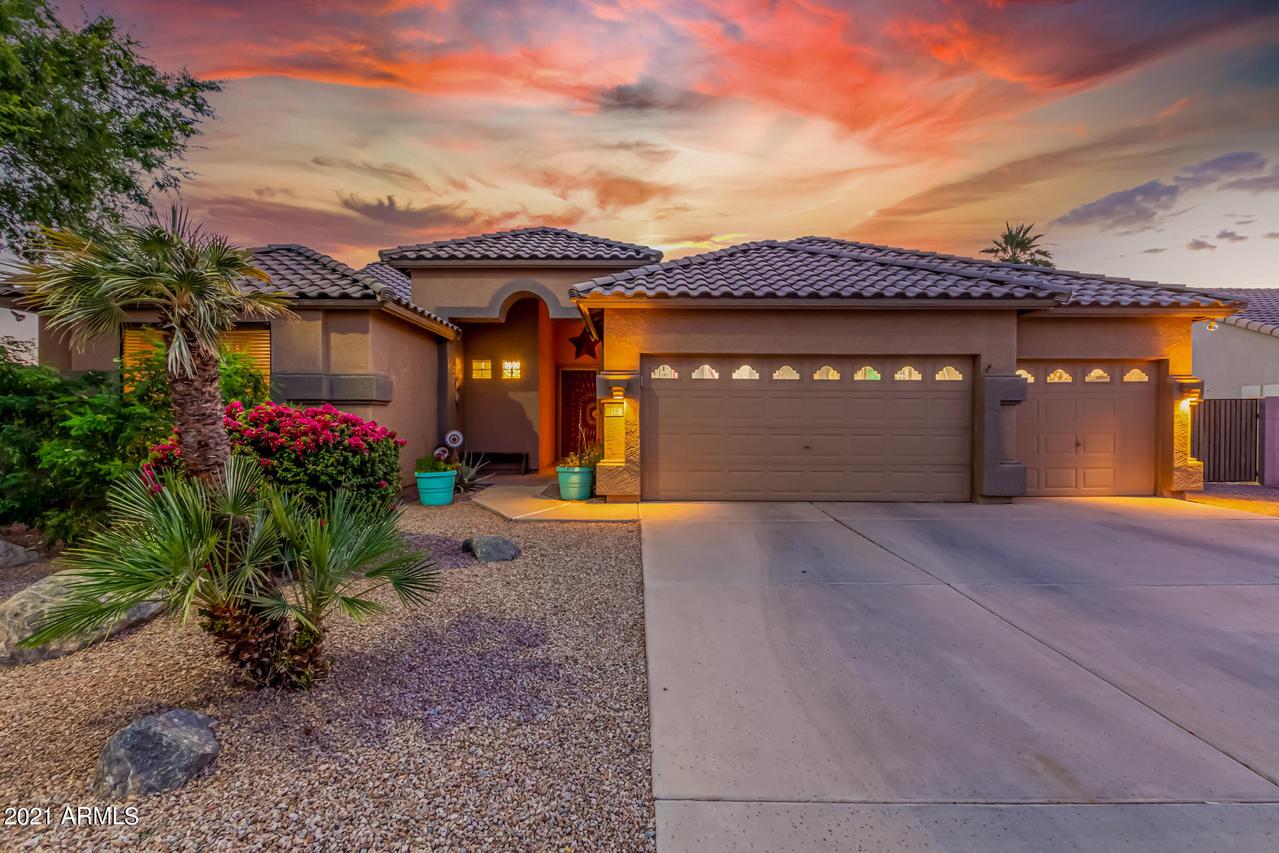 118 N Joshua Tree Ln., Gilbert, AZ 85234