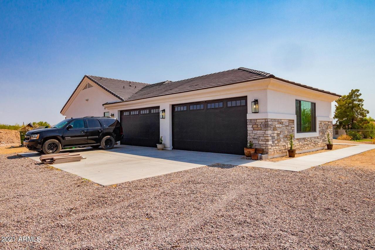 2809 N 82nd Pl., Mesa, AZ 85207