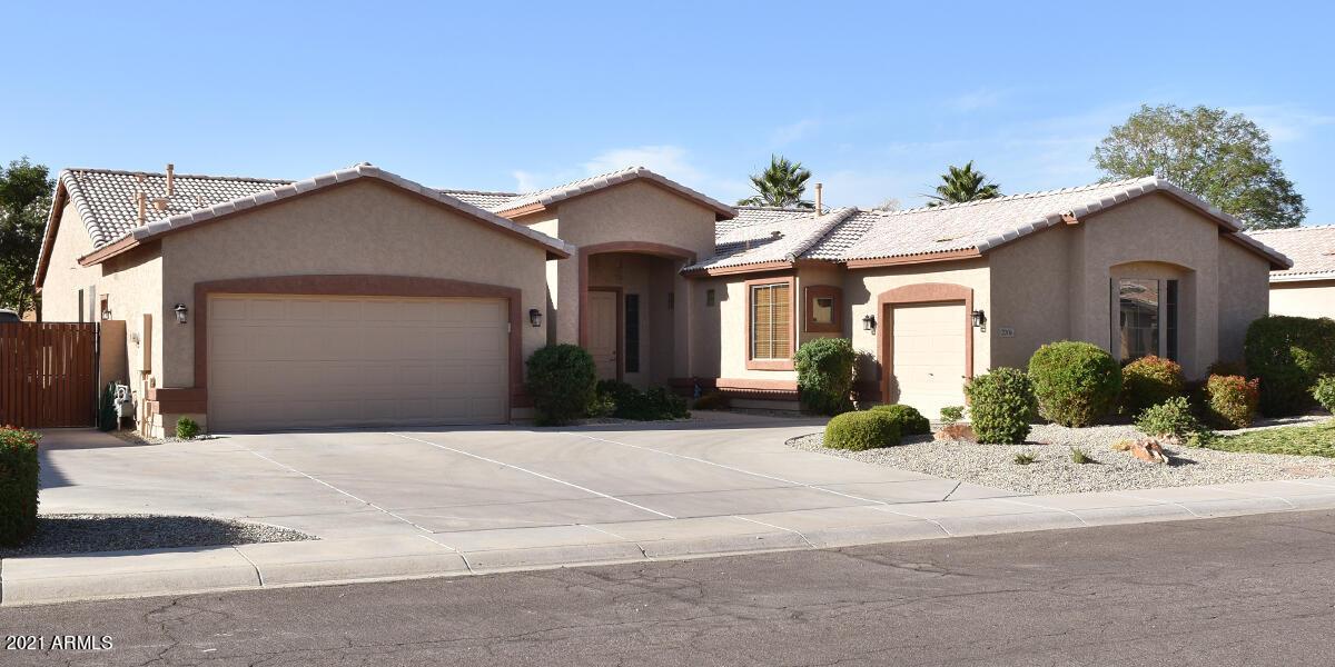 2206 E County Down Dr., Chandler, AZ 85249