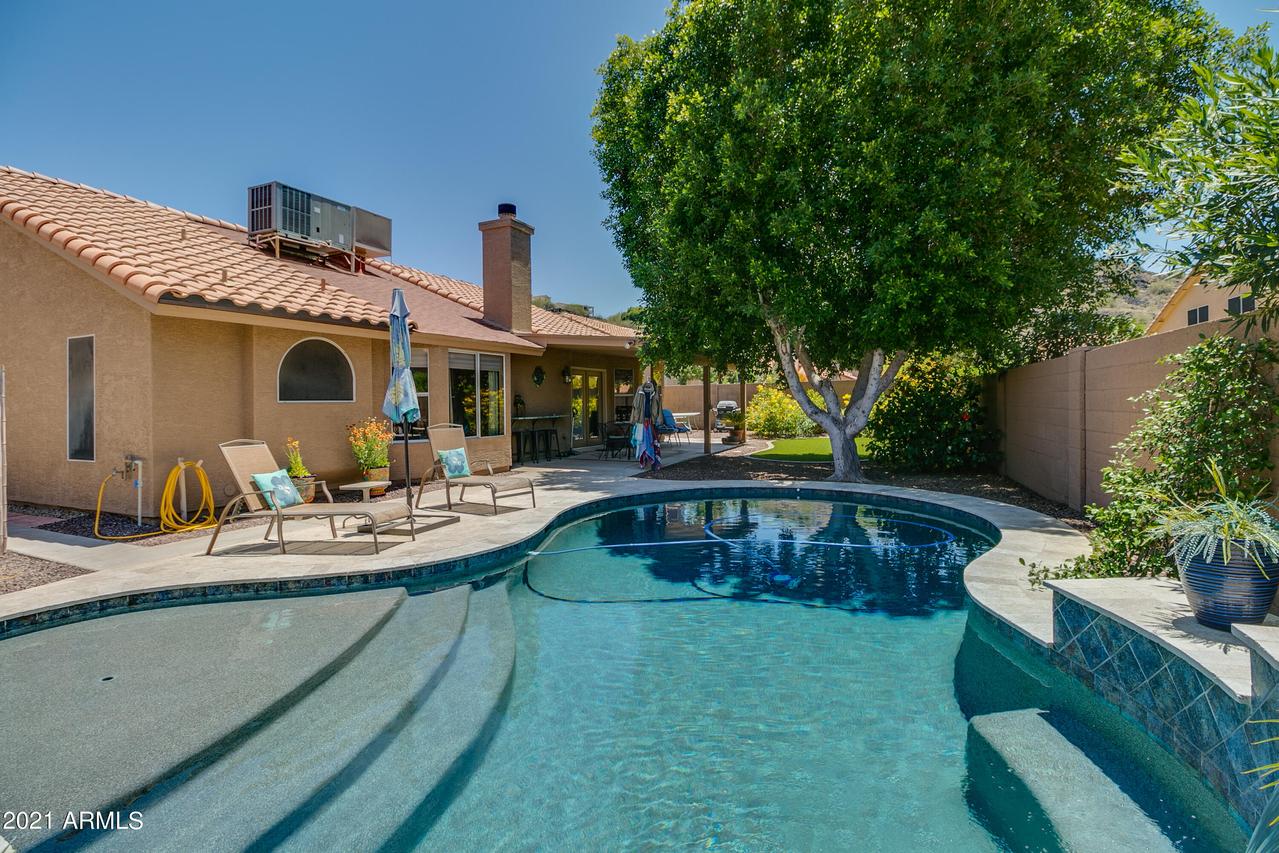 1625 W Acoma Dr., Phoenix, AZ 85023