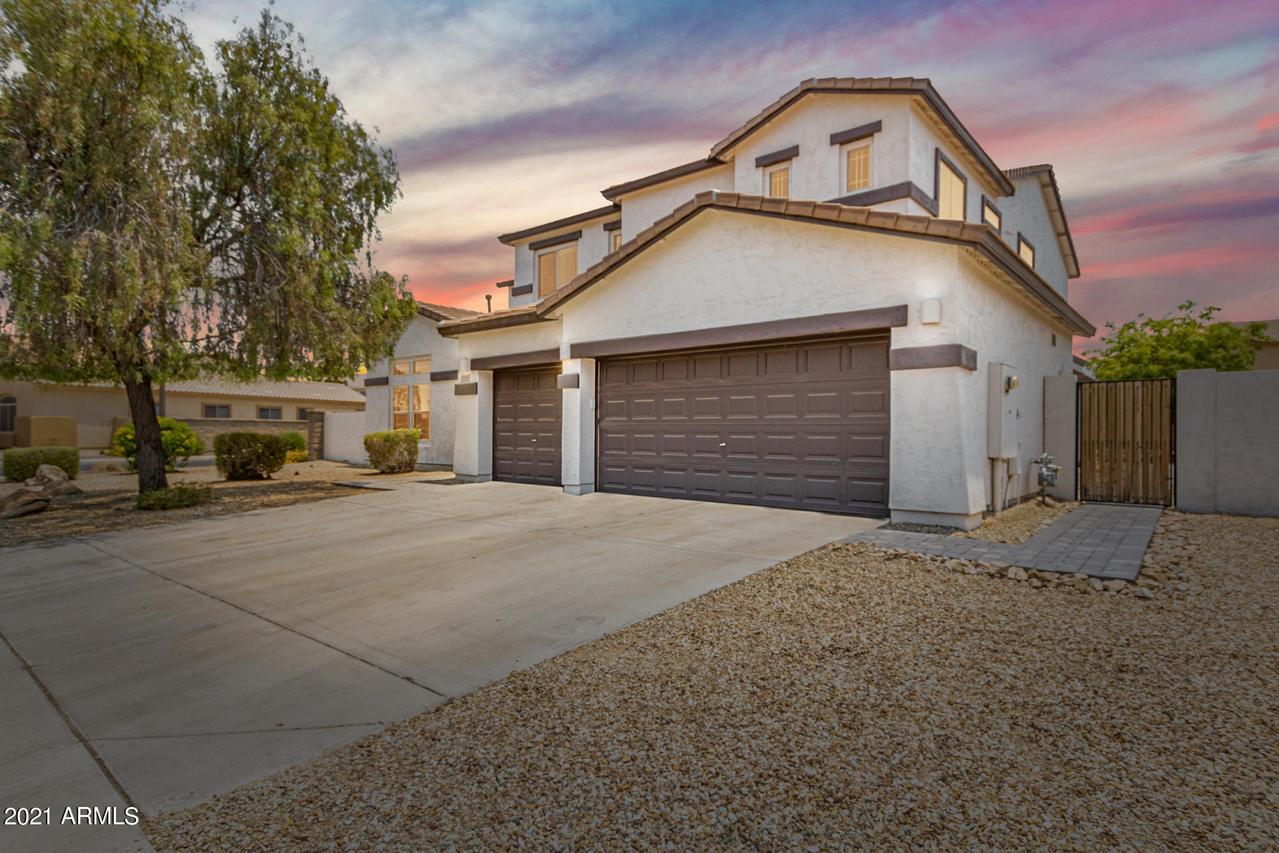 17579 W Ivy Ln., Surprise, AZ 85388