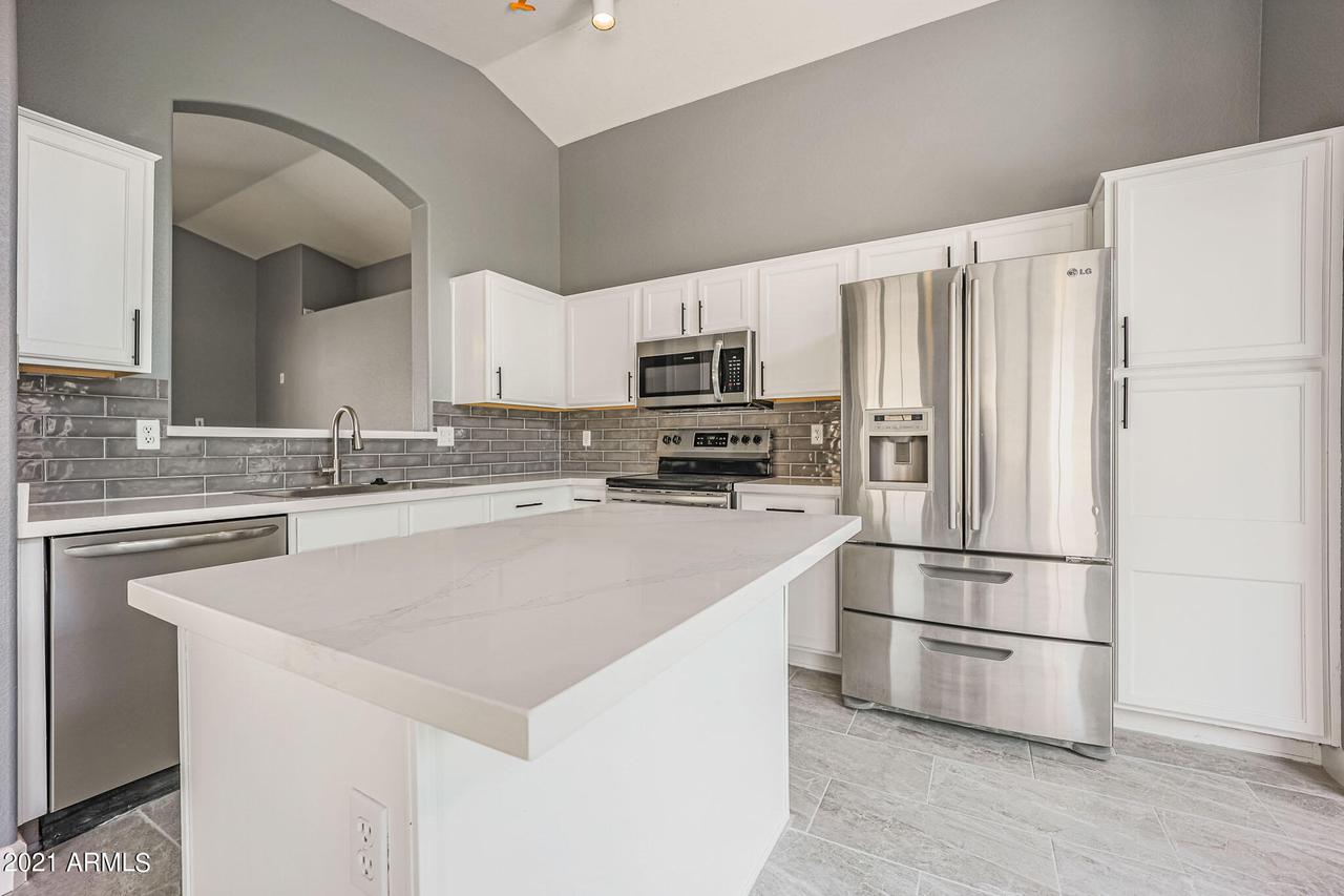 15067 W Heritage Oak Way, Surprise, AZ 85374