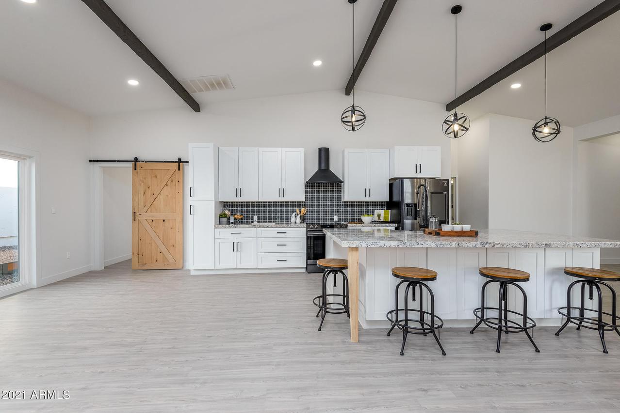 1807 W Joy Ranch Rd., Phoenix, AZ 85086