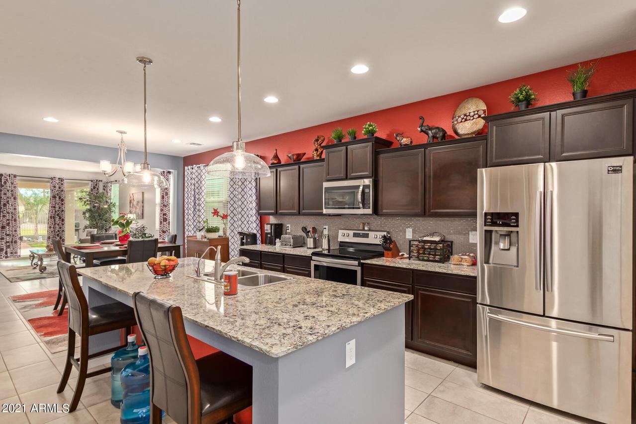 2292 S 236th Dr., Buckeye, AZ 85326