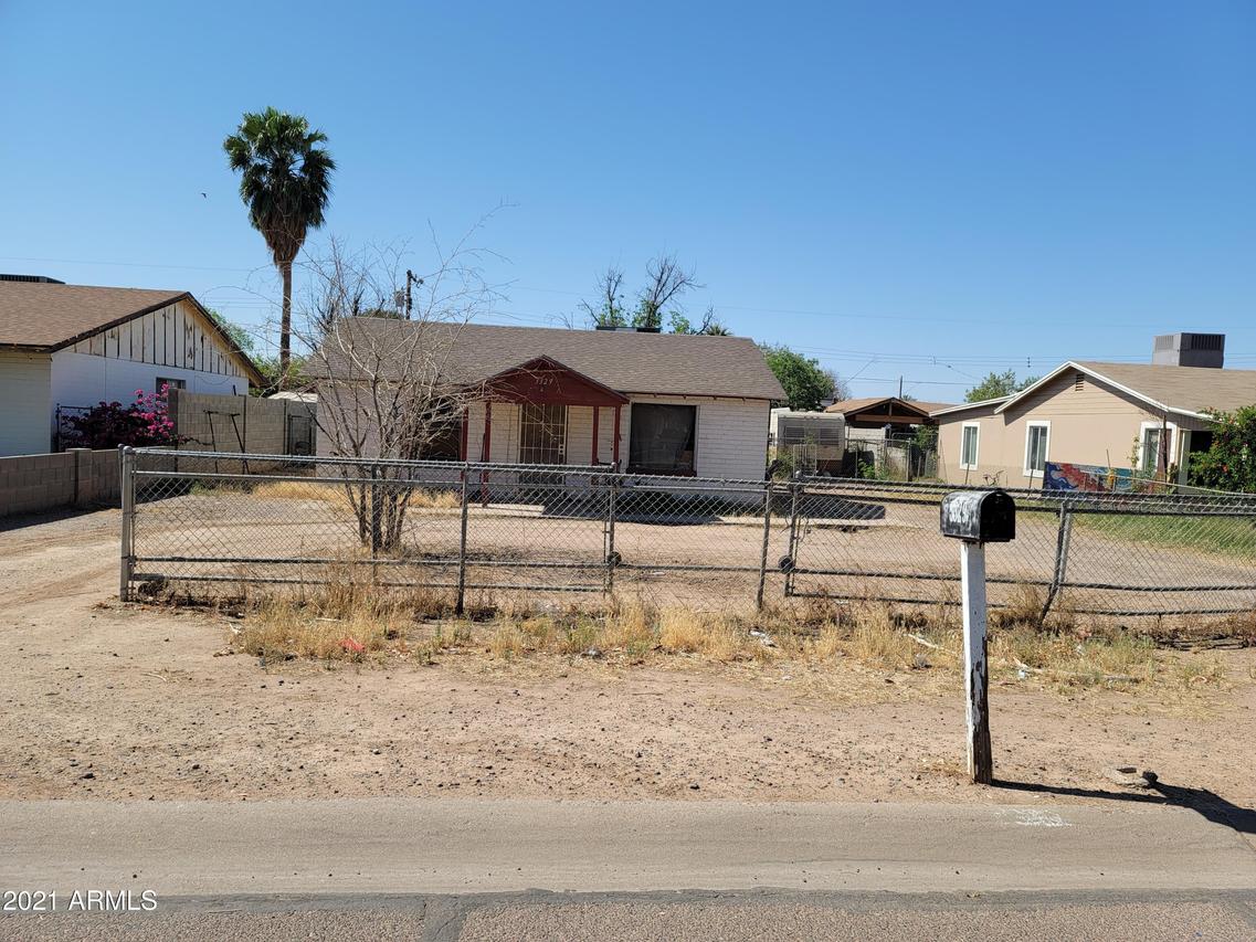 3329 W Hadley St., Phoenix, AZ 85009