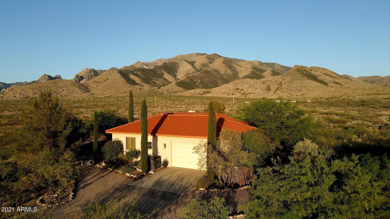 1225 N Sky Islands End, Cochise, AZ 85606