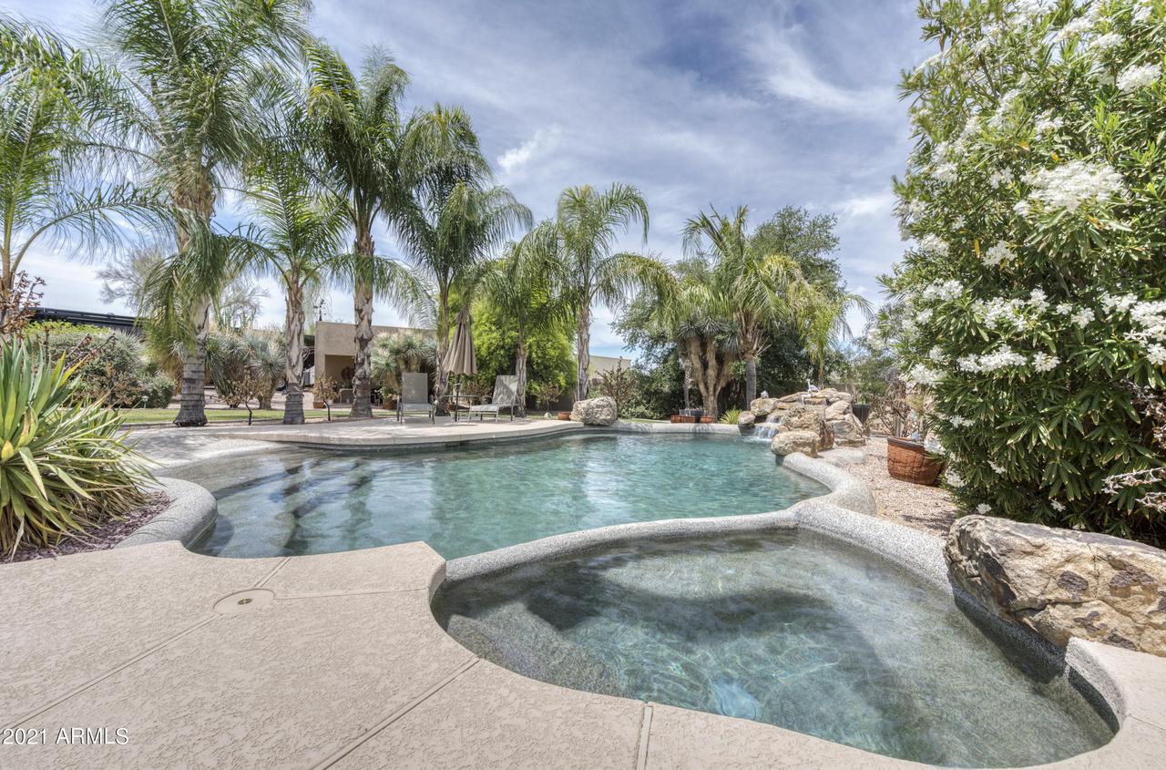 31826 N Calle De Los Arboles St., Cave Creek, AZ 85331