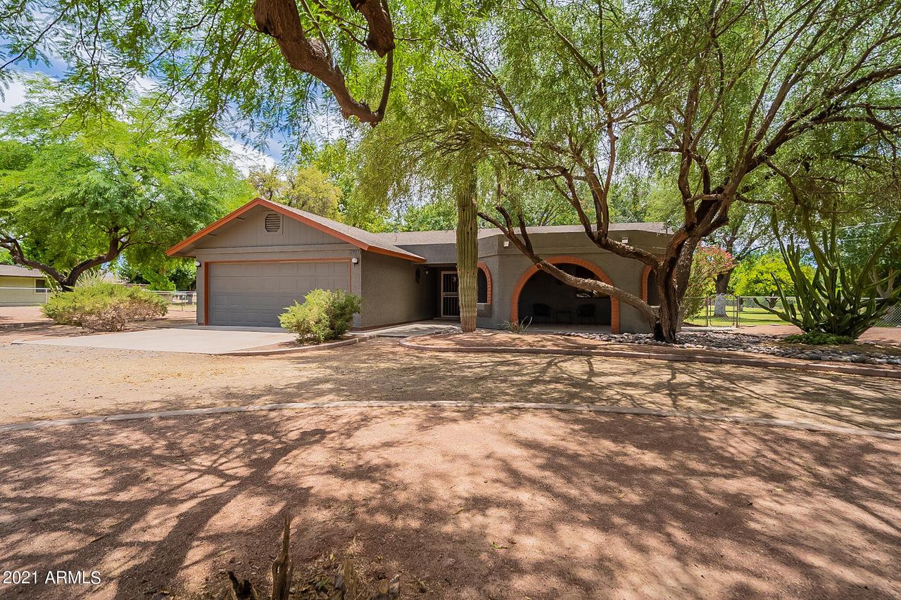 12703 E Via De Arboles, Chandler, AZ 85249