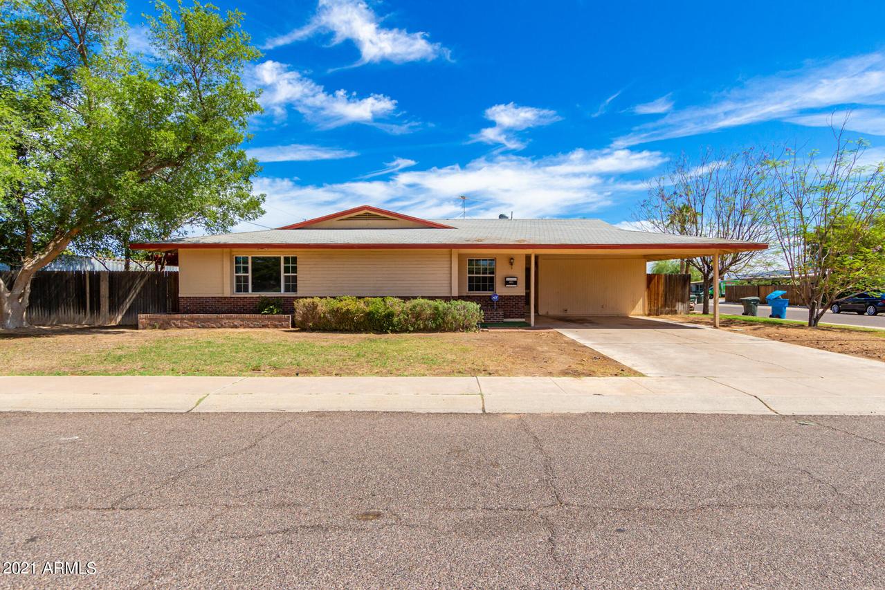 3612 E Laurel Ln., Phoenix, AZ 85028
