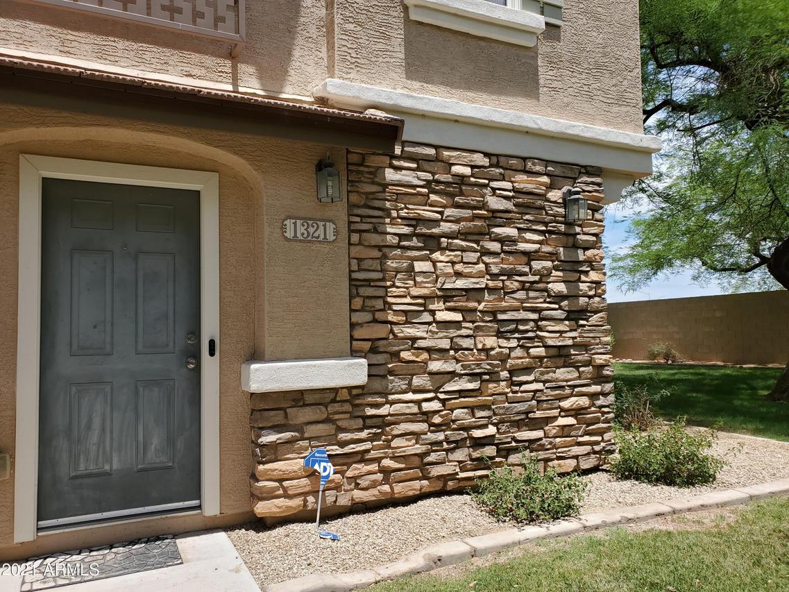 1321 S Owl Dr., Gilbert, AZ 85296