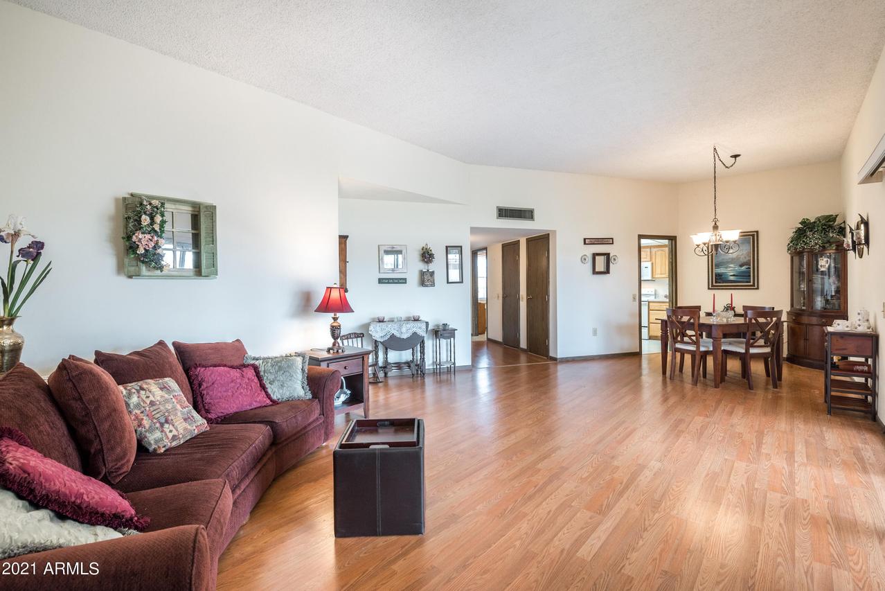 17219 N 107th Ave., Sun City, AZ 85373