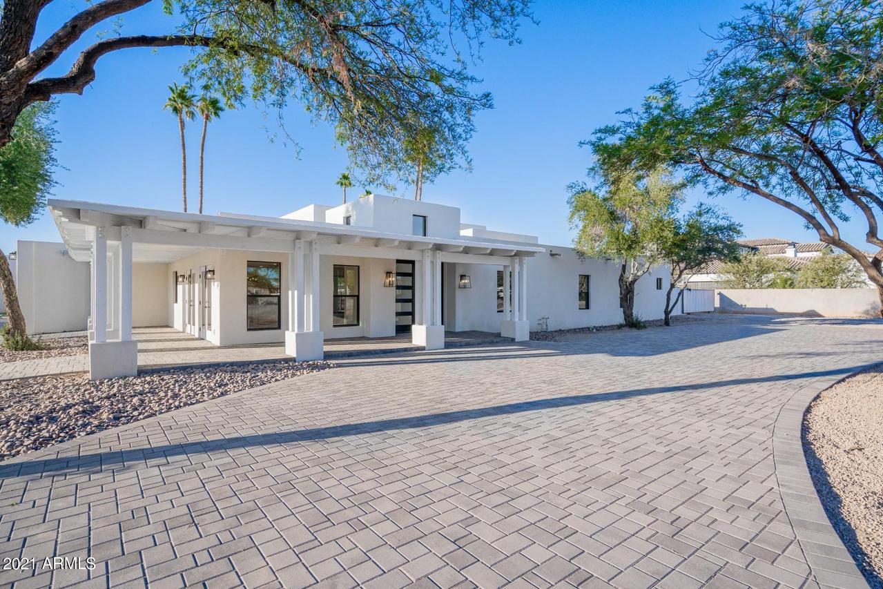 9626 E Kalil Dr., Scottsdale, AZ 85260