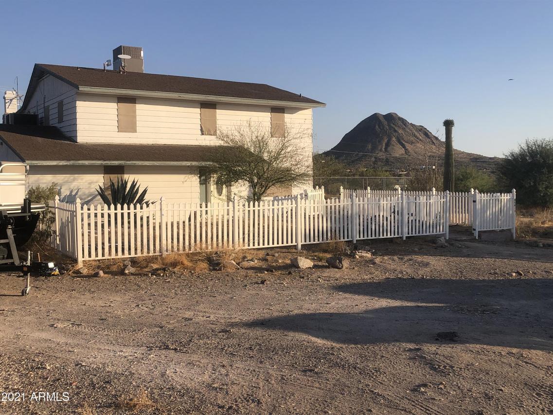 48815 N 25th Ave., New River, AZ 85087