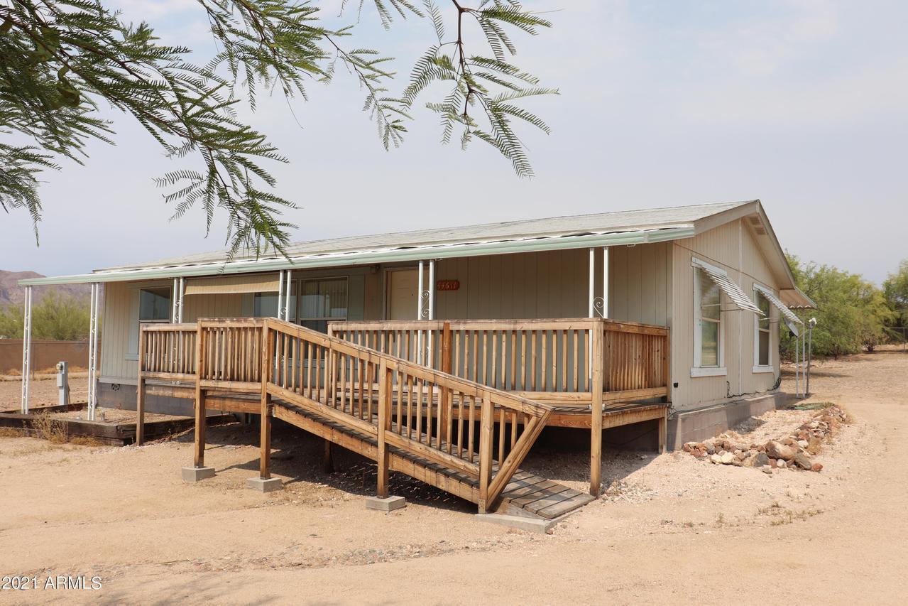 44611 N 12th St., New River, AZ 85087