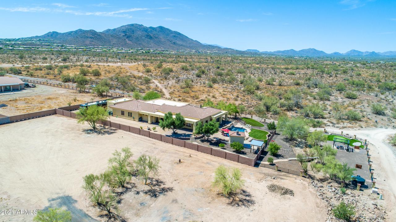 17 W Rockaway Hills Rd., Phoenix, AZ 85086