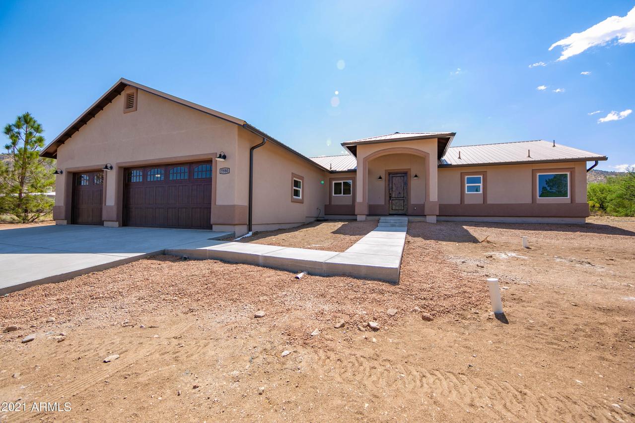 7980 S High Rd., Hereford, AZ 85615