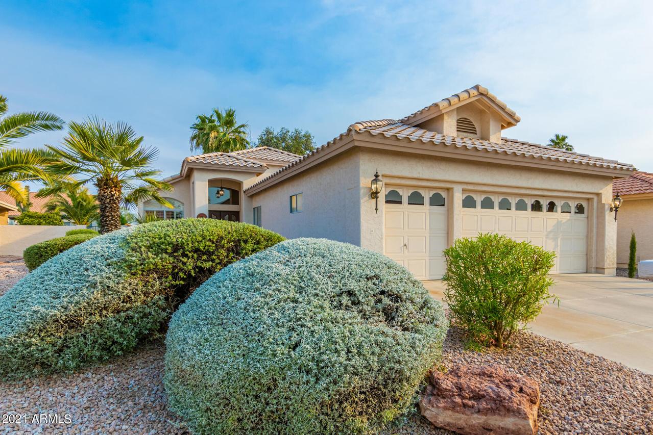 10613 E Voax Dr., Sun Lakes, AZ 85248