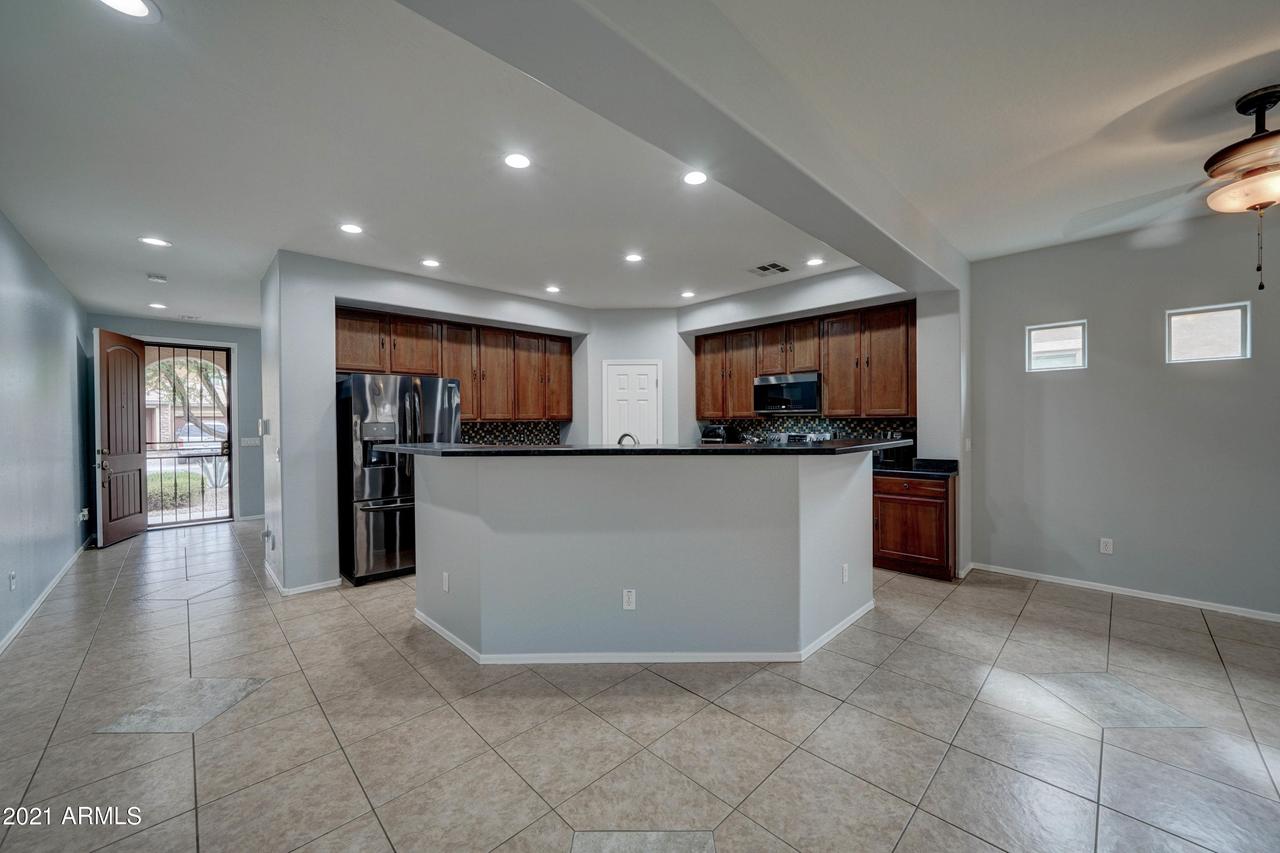 10237 W Wier Ave., Tolleson, AZ 85353