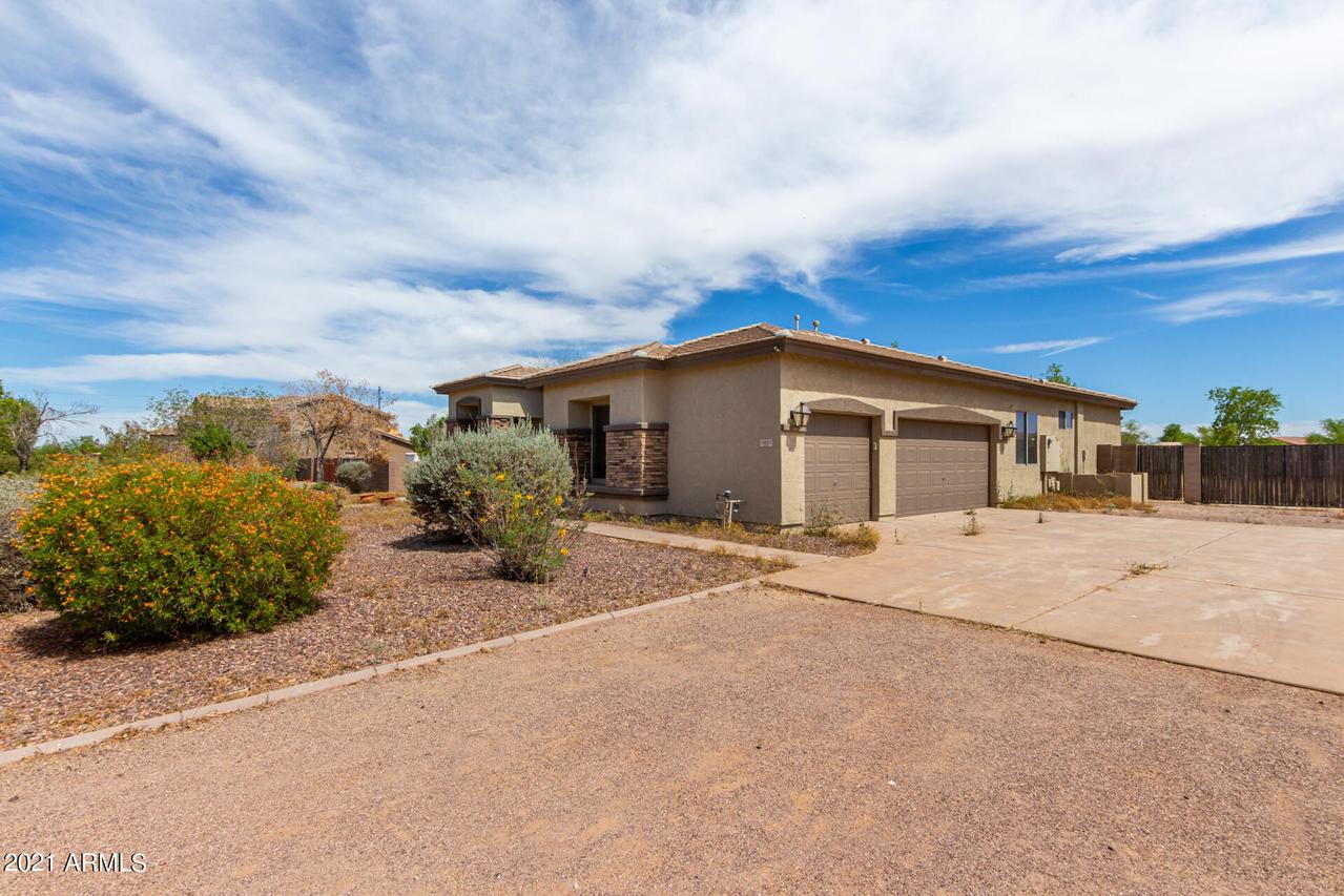 18825 W Amelia Ave., Litchfield Park, AZ 85340