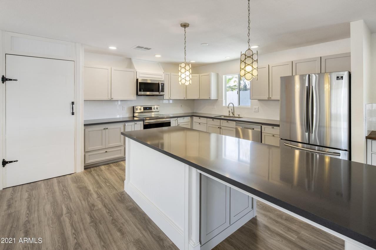 2617 E Nisbet Rd., Phoenix, AZ 85032