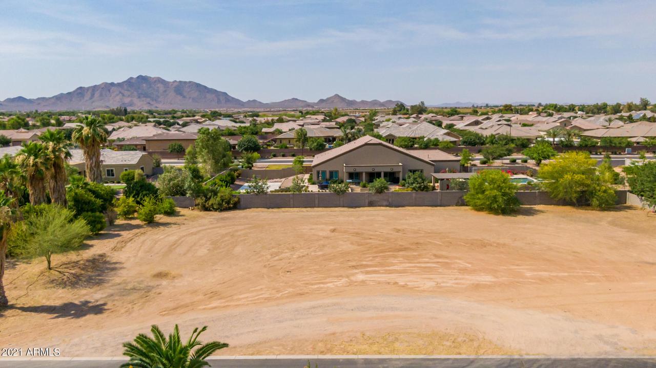 2307 E Bella Vista Ct. #-, Gilbert, AZ 85298