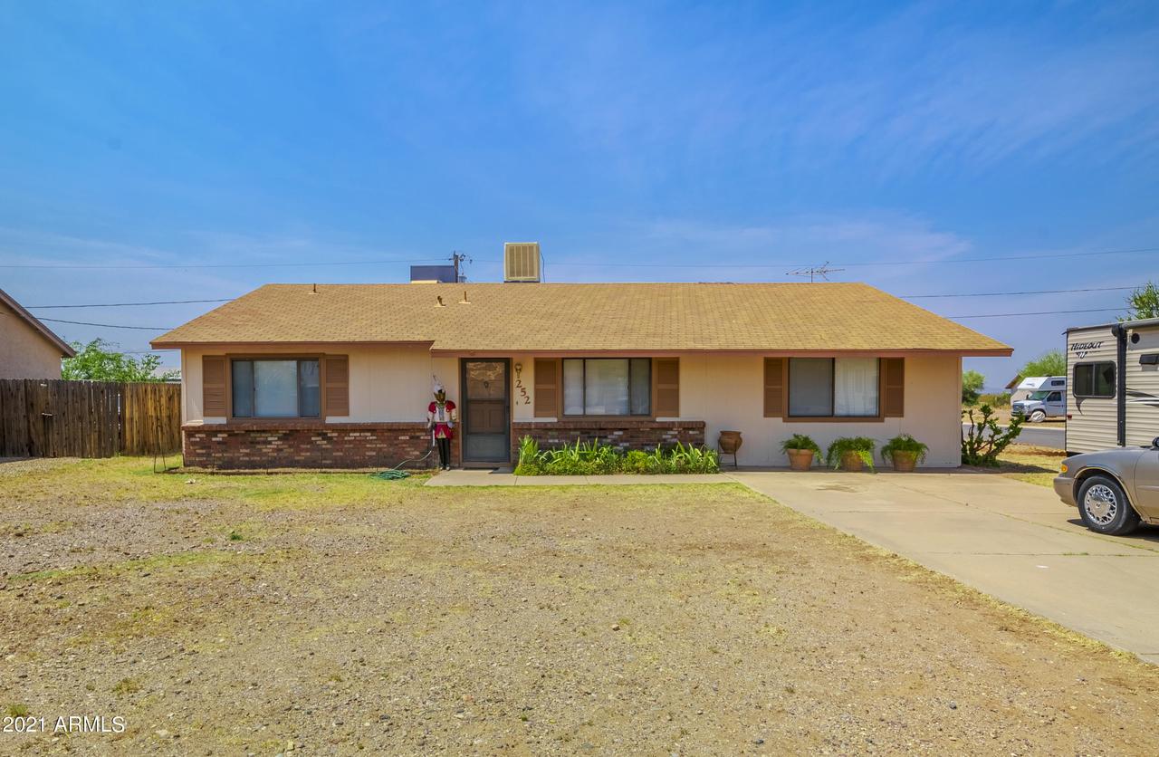 252 Peretz Cir., Morristown, AZ 85342