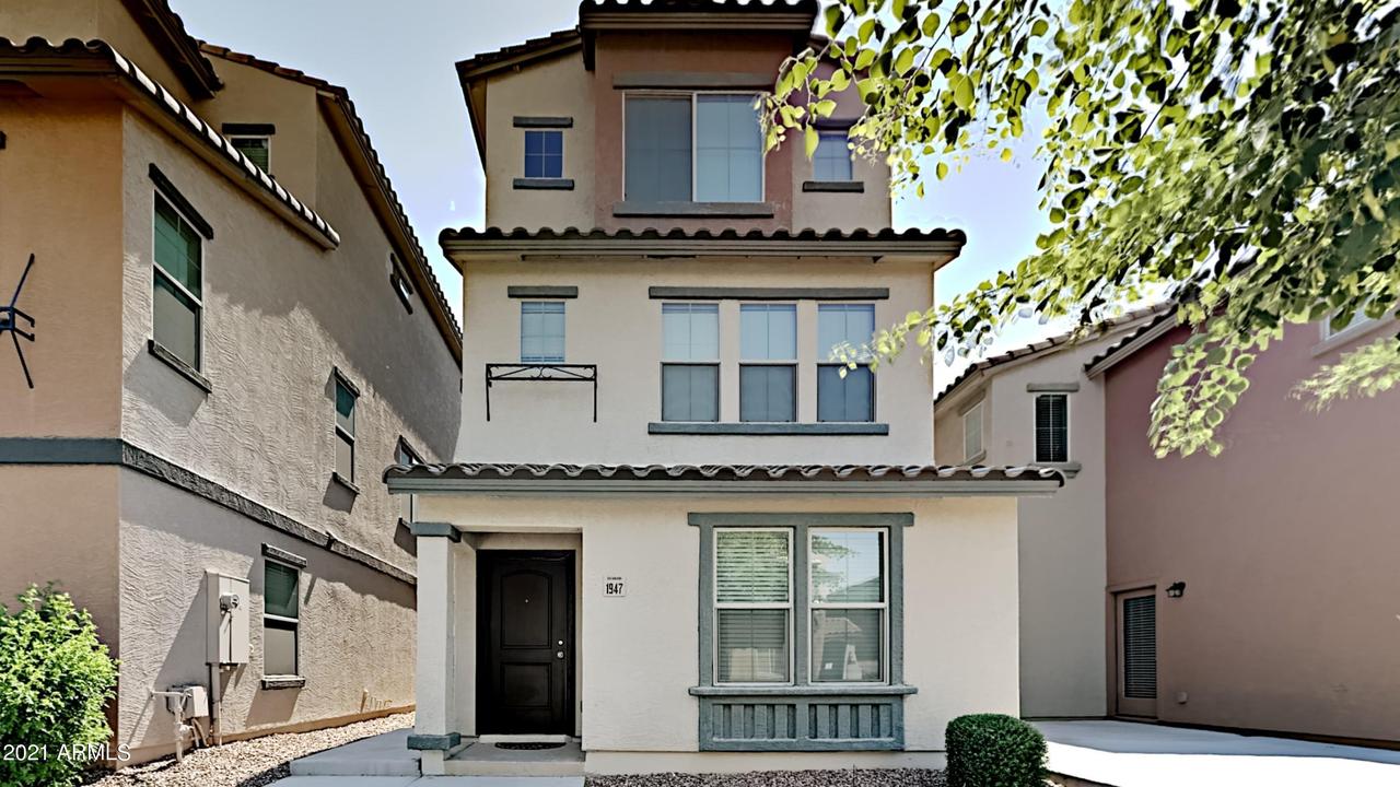 1947 N 77th Glen, Phoenix, AZ 85035