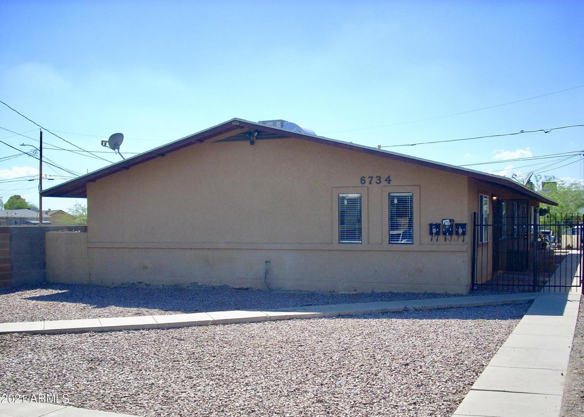 6734 N 55th Ave., Glendale, AZ 85301