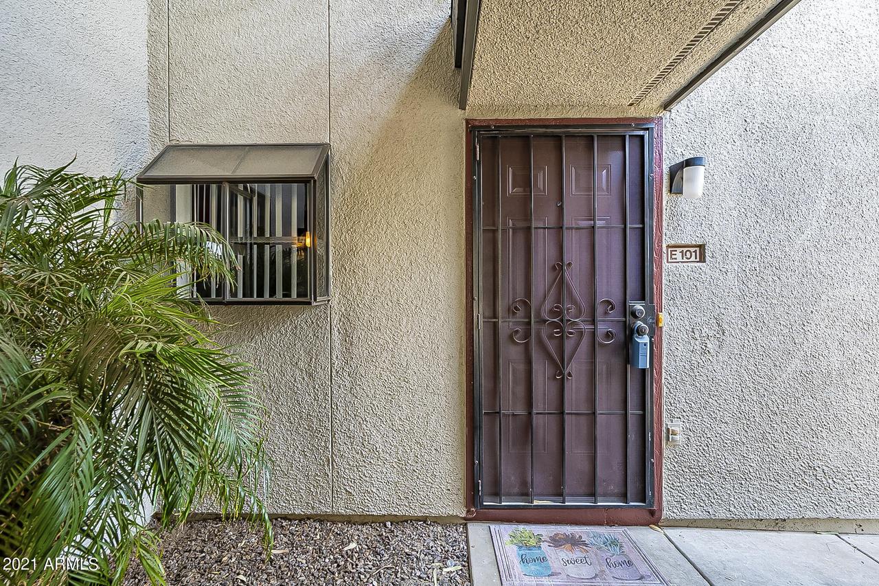 3330 W Danbury Dr. #E101, Phoenix, AZ 85053