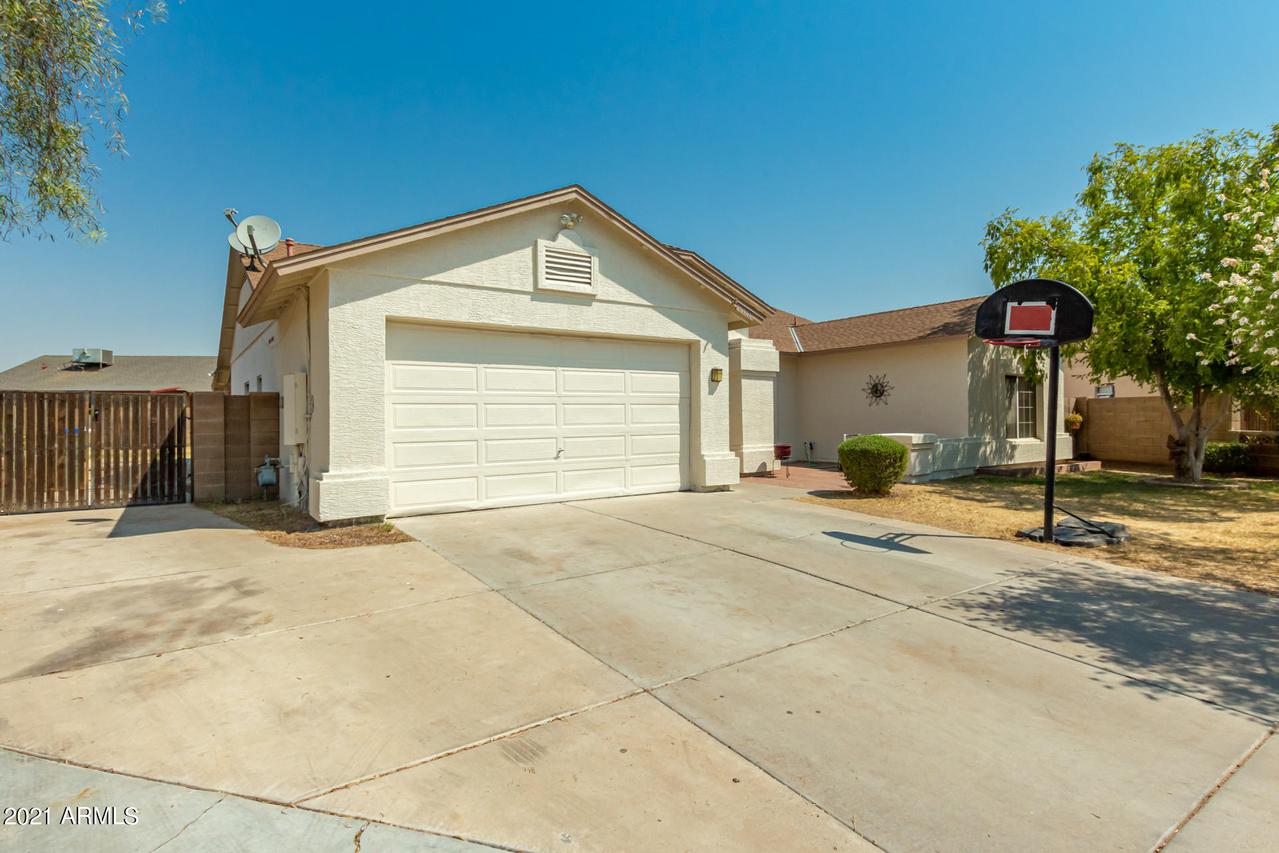 10144 W Denton Ln., Glendale, AZ 85307