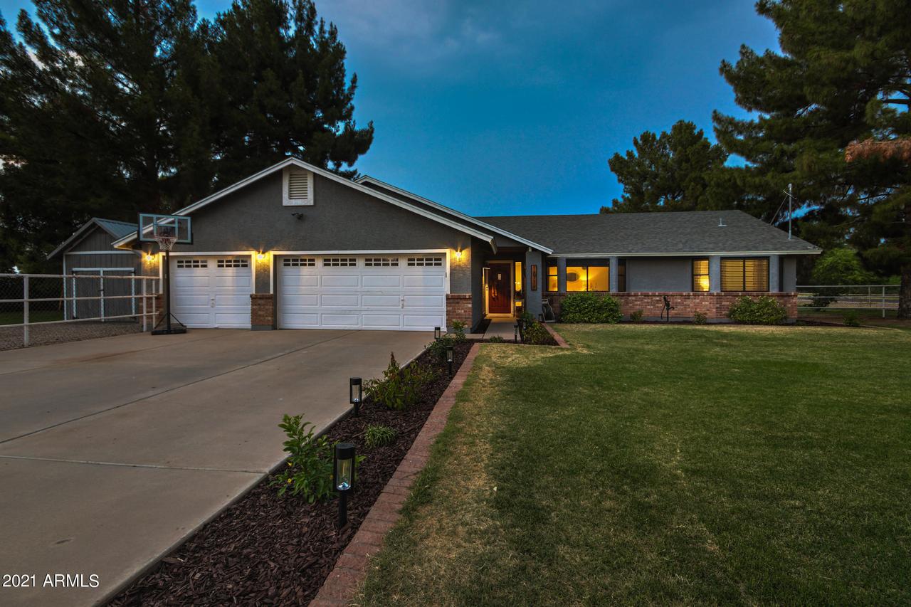 18736 E Via De Arboles, Queen Creek, AZ 85142