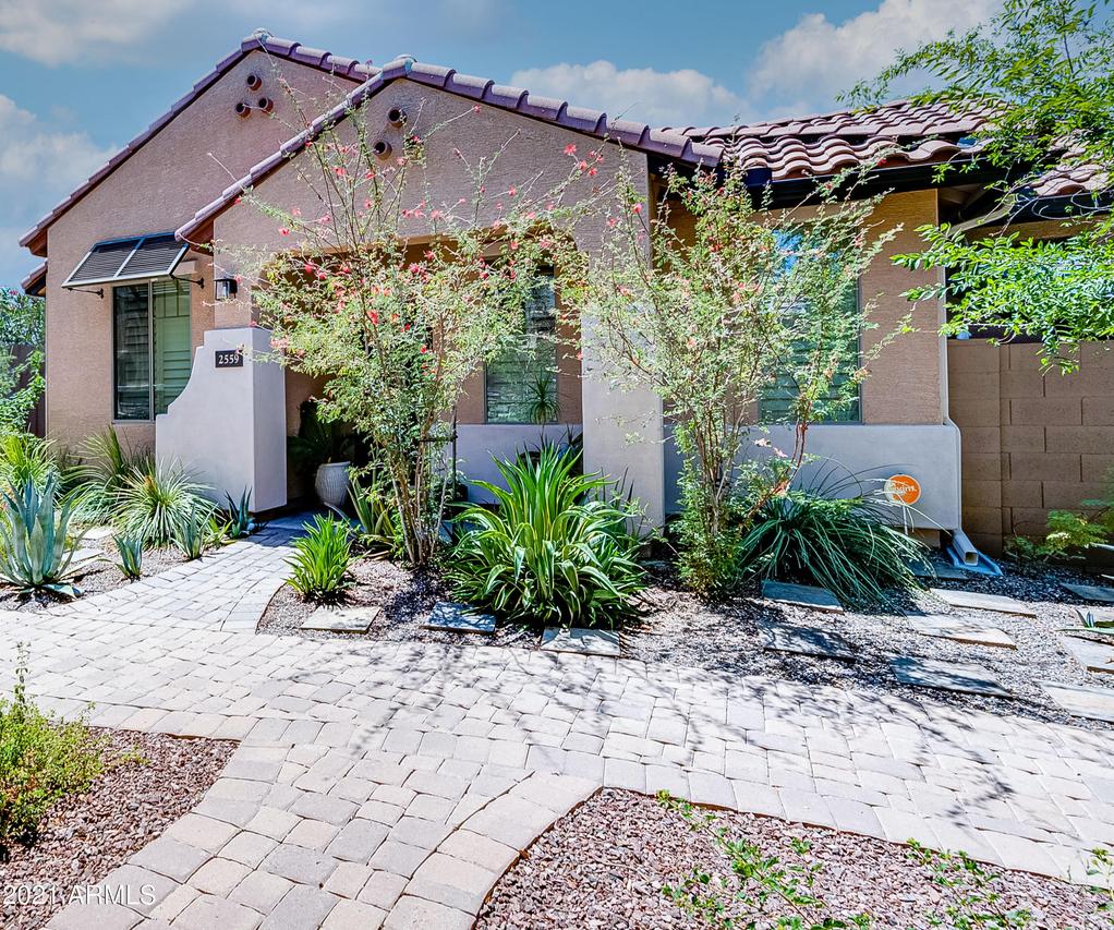 2559 S Penrose Dr., Gilbert, AZ 85295