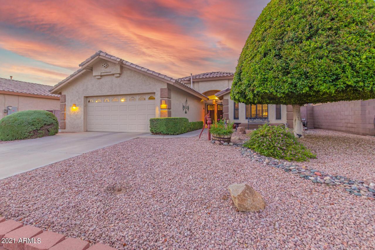 9008 W Paradise Ln., Peoria, AZ 85382