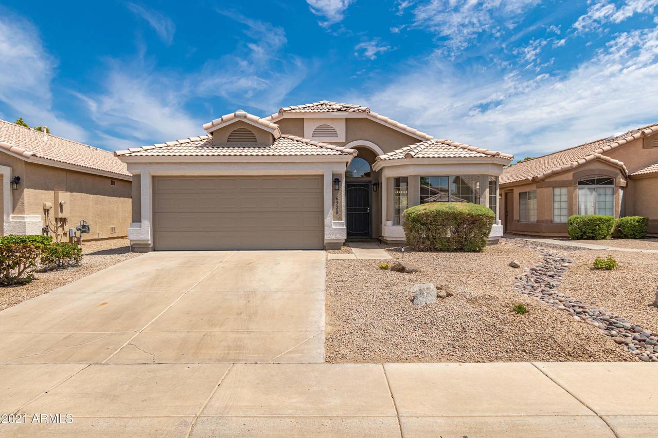6528 W Desert Hollow Dr., Phoenix, AZ 85083
