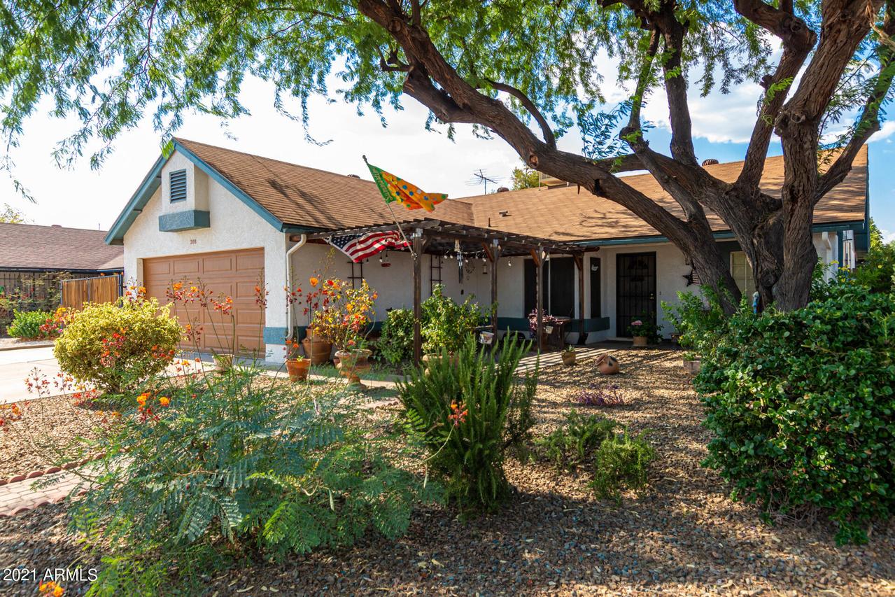 208 W Utopia Rd., Phoenix, AZ 85027